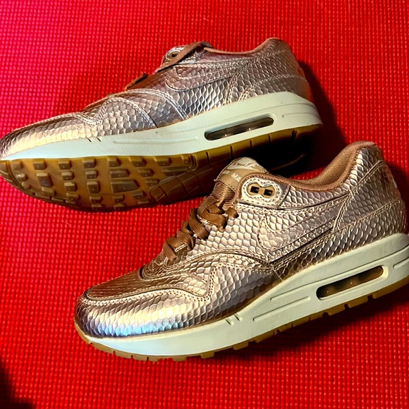 Nike Shoes - Nike Air Max 90 Bronze Snake size 7.5